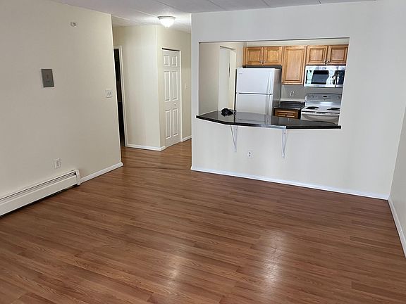 2nd image of 5 Warden St #11