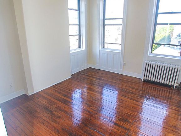 5th image of 36 Saint Marks Pl APT 14