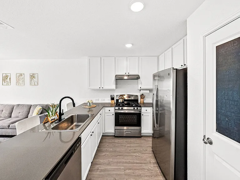 7634 Chancery Gate — Photo 9