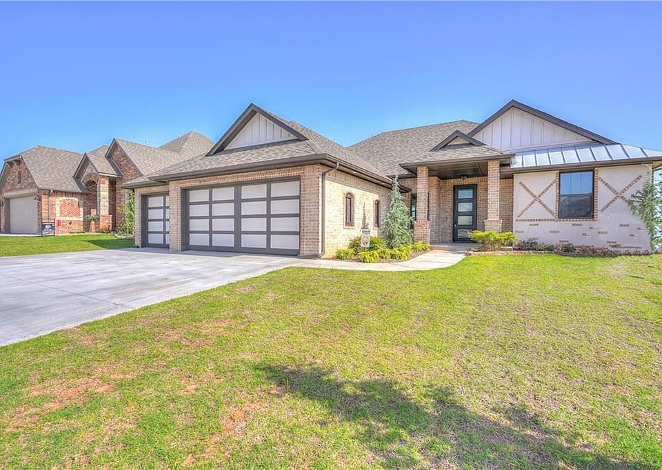 2nd image of 2621 SE 38th St