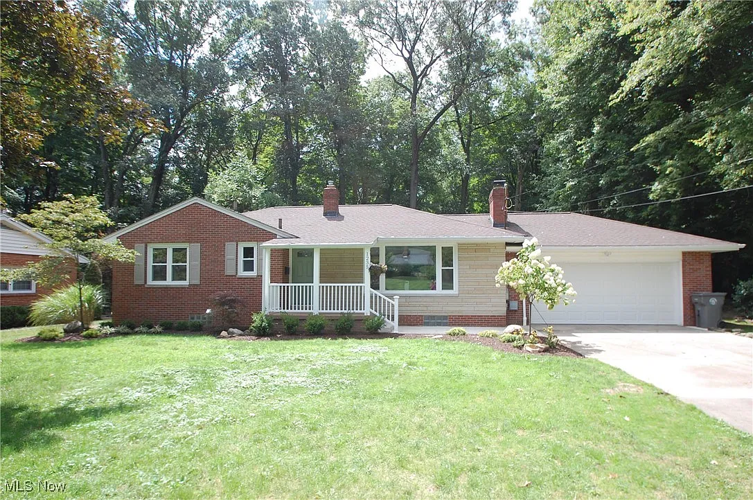 1235 Cherokee Dr photo 1