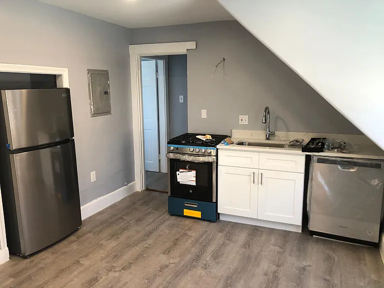 12 Dana St #3 — Photo 9