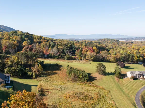 34 White Tail Dr, Roanoke, VA 24012