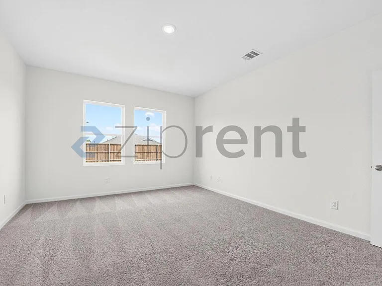 1317 Kennedy Rd — Photo 14