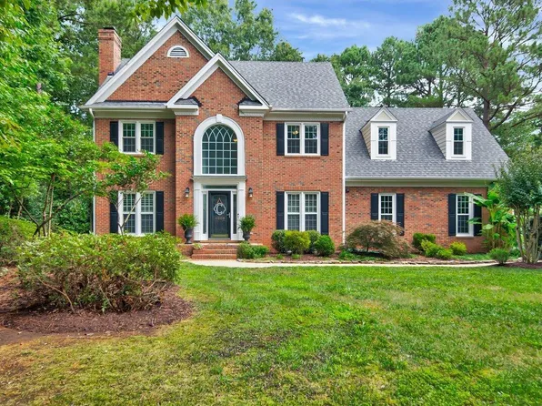 4909 Sun Lake Ct, Holly Springs, NC 27540