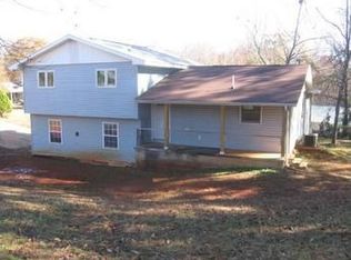5444 New Castle St, Gainesville, GA 30507