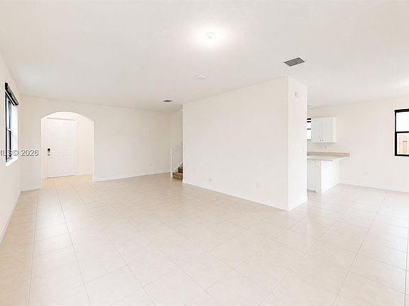 5th image of 2434 NE 1st St #2434