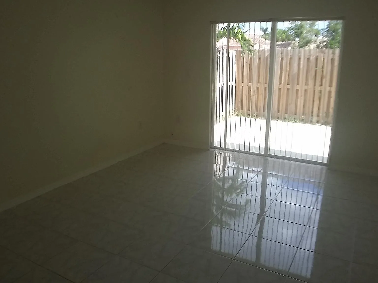 3 bed, 1301 sqft, $3,100 — Photo 4