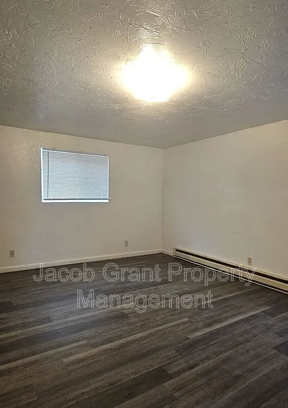 Building Photo - 1340 Paul St #4