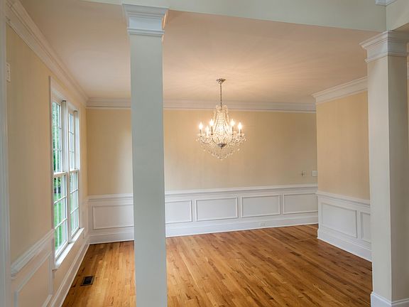 5th image of 11195 Donnington Dr