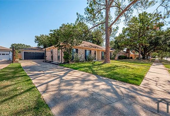 2nd image of 2219 Briarview Dr