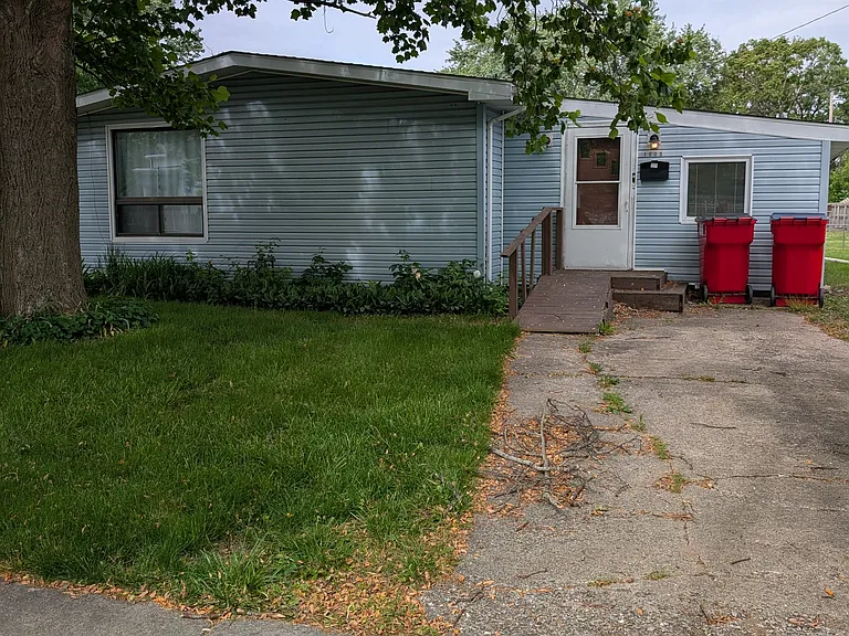 1003 N 5th St — Photo 2