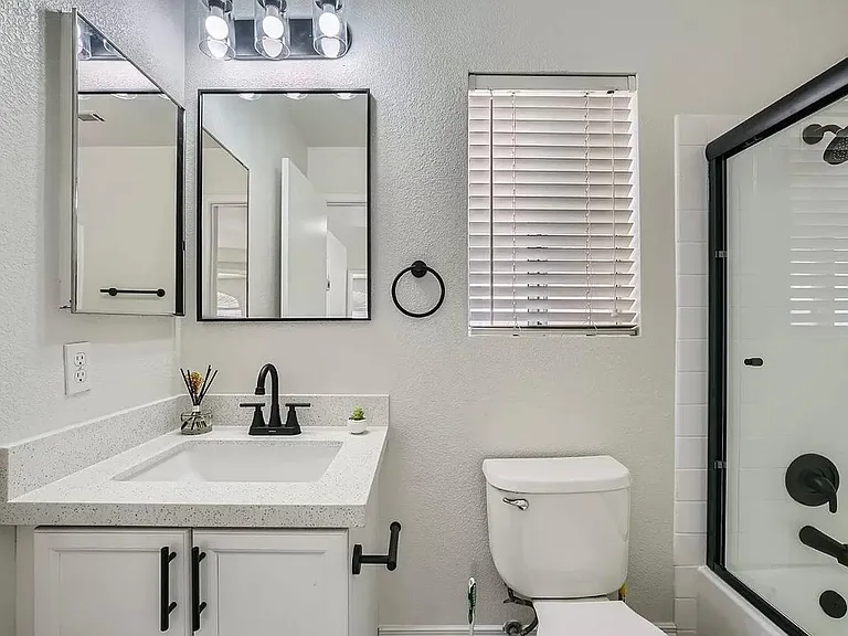 3328 Epson St — Photo 17