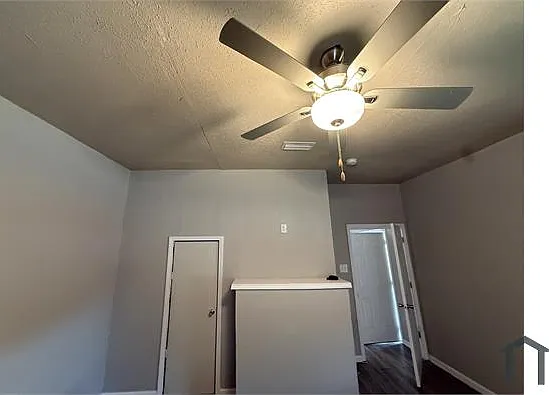 1118 Rich Ave — Photo 9