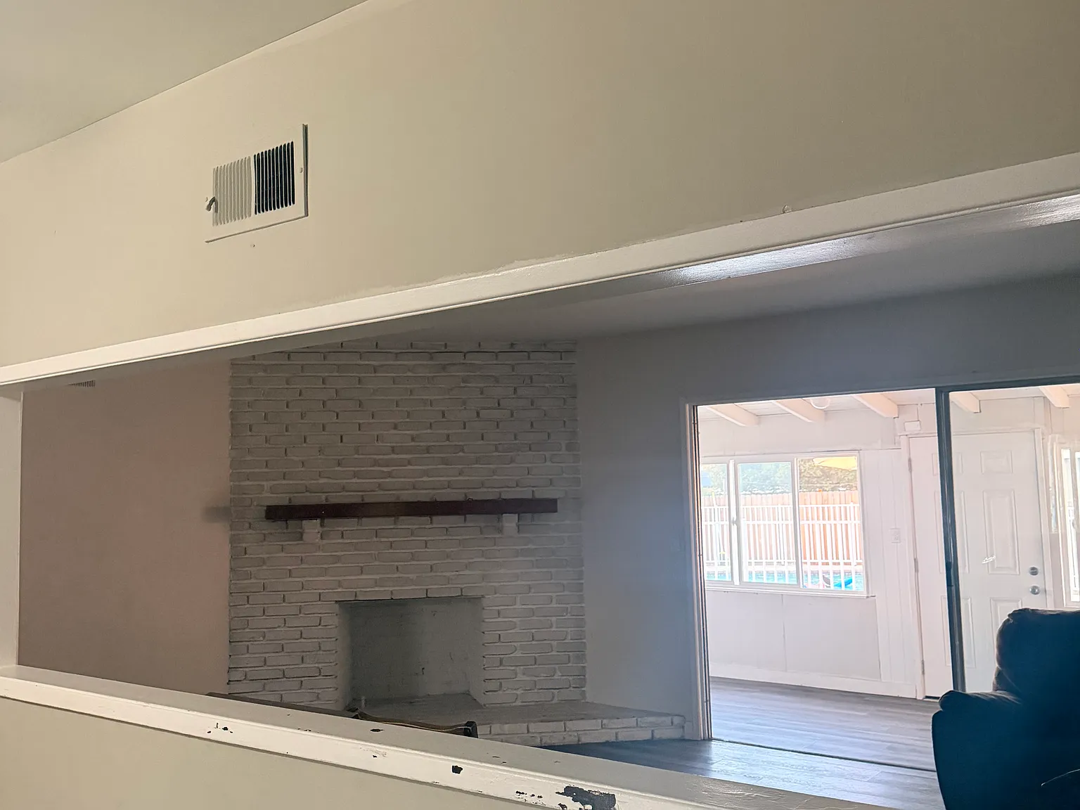 3 bed, 1335 sqft, $3,690 — Photo 3