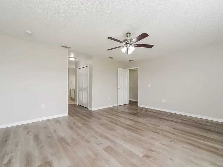 230 Beckenham Dr — Photo 12