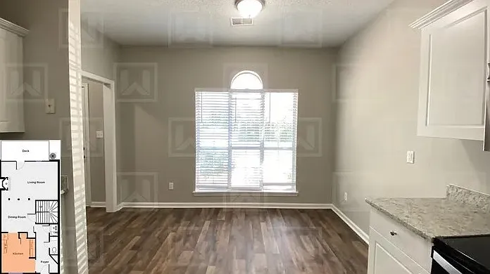 1329 Pamela St — Photo 6