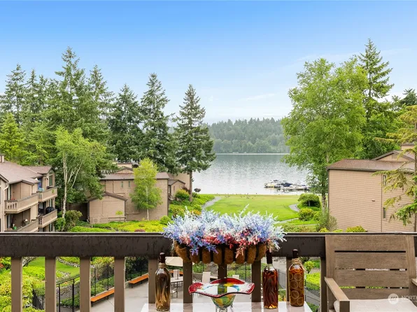17458 NE 40th Place #E5, Redmond, WA 98052