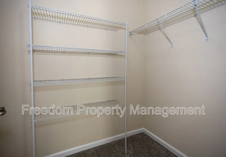 7408 Brunson Cir — Photo 32