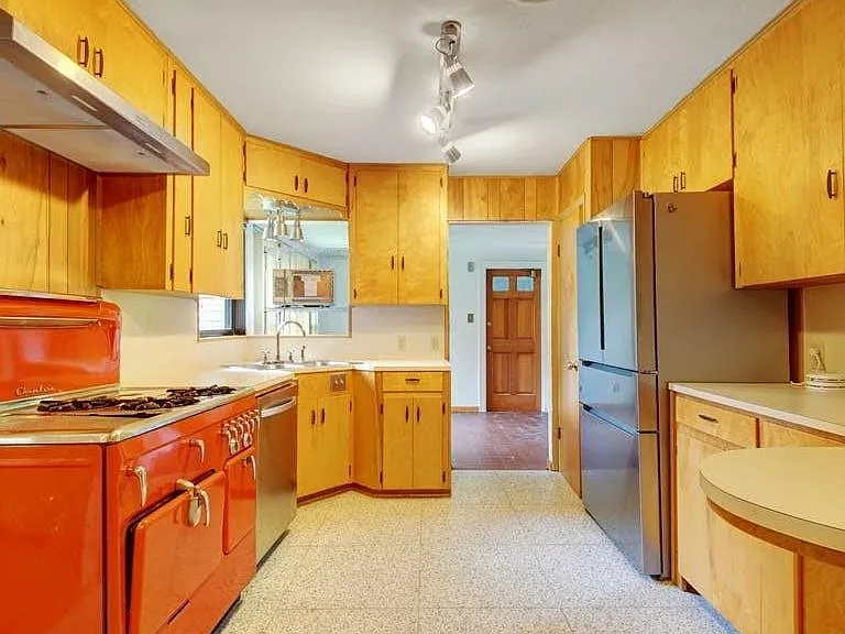 1400 Larkwood Dr — Photo 32