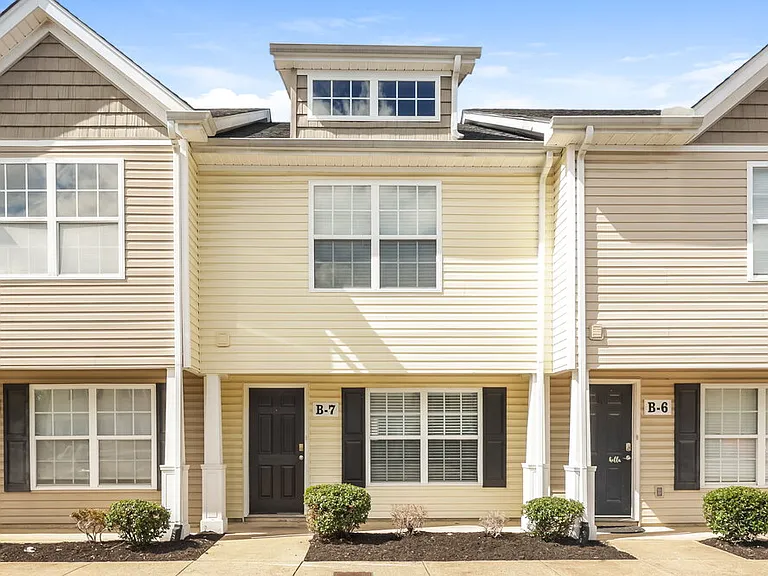 2961 S Rutherford Blvd #B7 — Photo 1