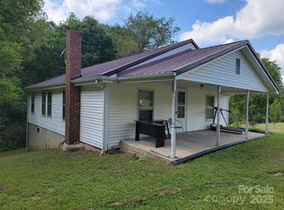 1004 Pine Mountain Rd, Hudson, NC 28638