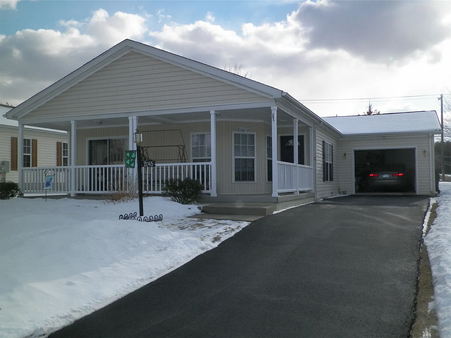 2045 Highland Ct photo 1