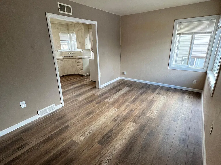 355 W 11th St #1 — Photo 1