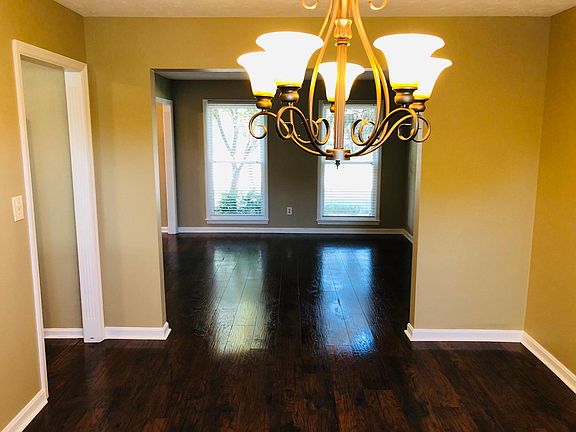 4th image of 301 Blue Spruce Ct