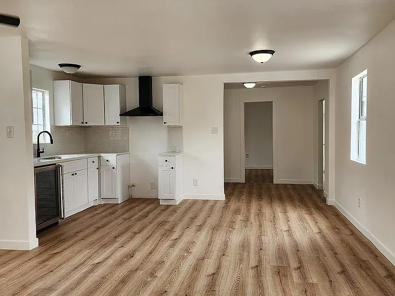 10731 Grape St — Photo 11