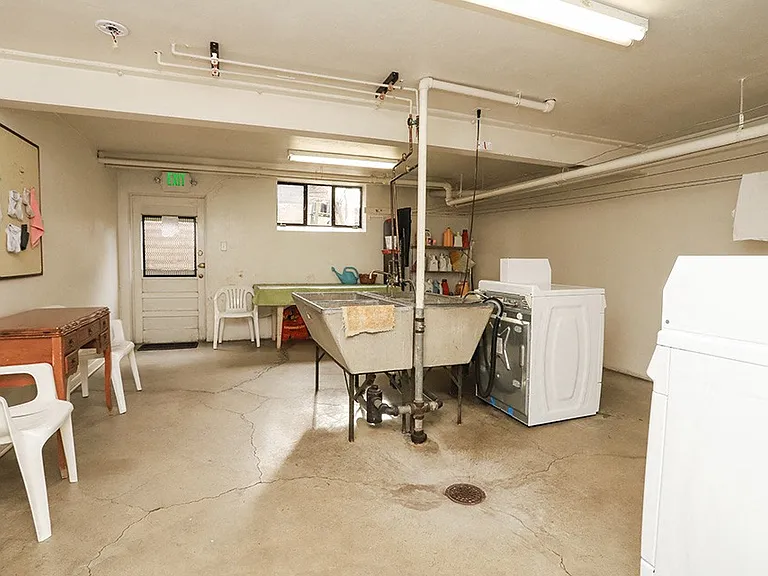 1283 Elizabeth St — Photo 22