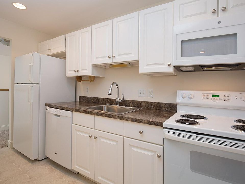 Warner Woods Apartments 247 Laws Brook Rd Concord, MA Zillow