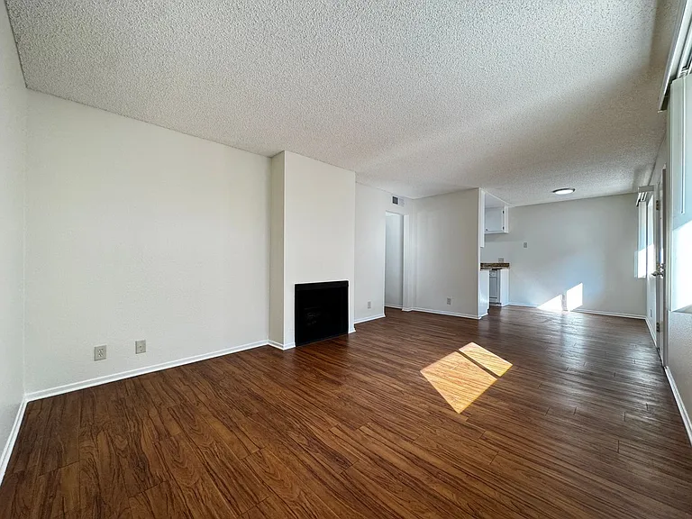 17740 Scherzinger Ln — Photo 20