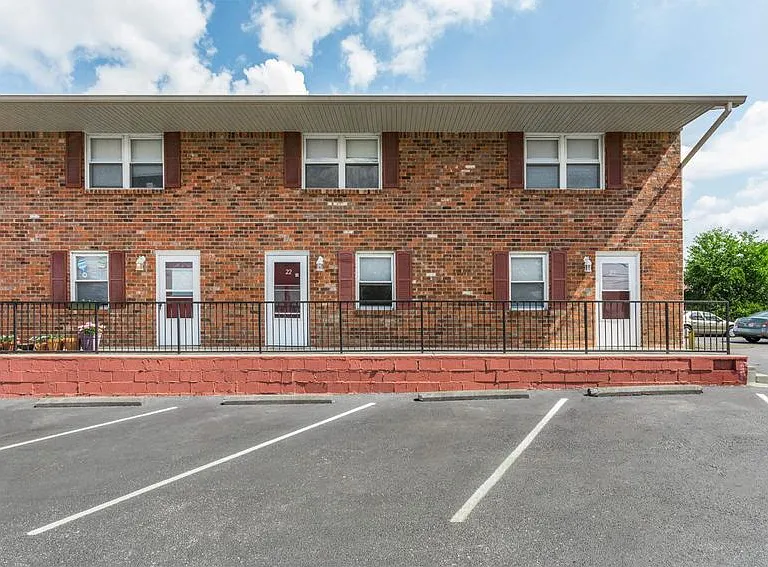 Sassafras Hill Apartments — Photo 4