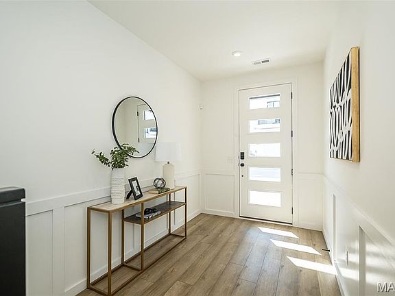 3rd image of 8908 Gateway Cir Unit 41807