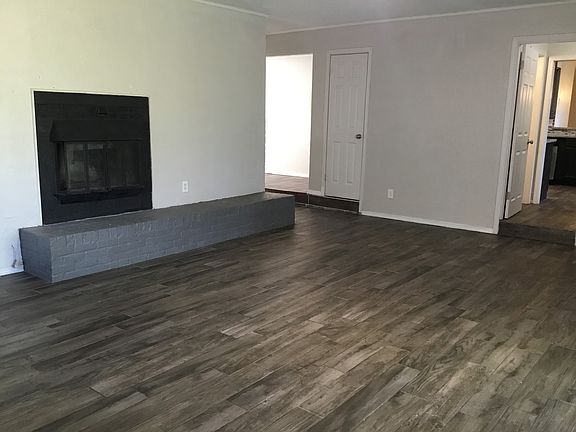 2nd image of 1313 Kingston Dr