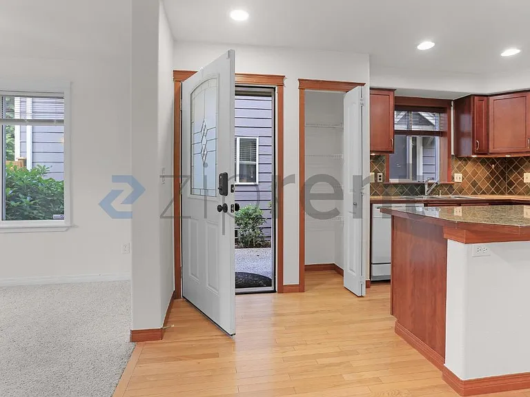 2508 204th Pl SW — Photo 3