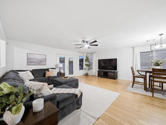 5th image of 738 S COLONIAL Street