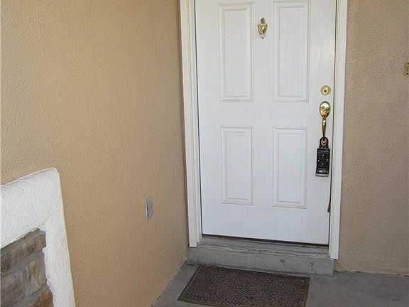 3rd image of 824 Sun City Park Ct
