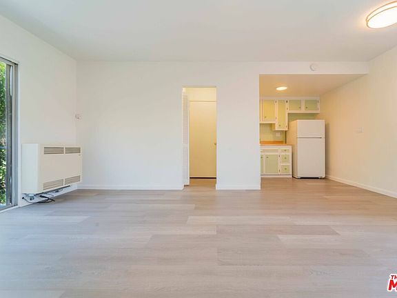 3rd image of 1323 N Olive Dr #25C