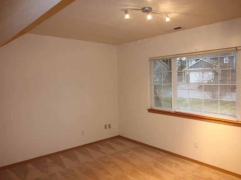 1520 SW 9th Ave — Photo 13