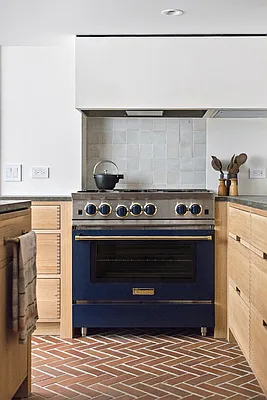 Sold by Compass | media 12