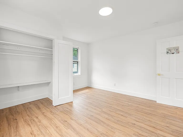 16 Clarke St — Photo 14
