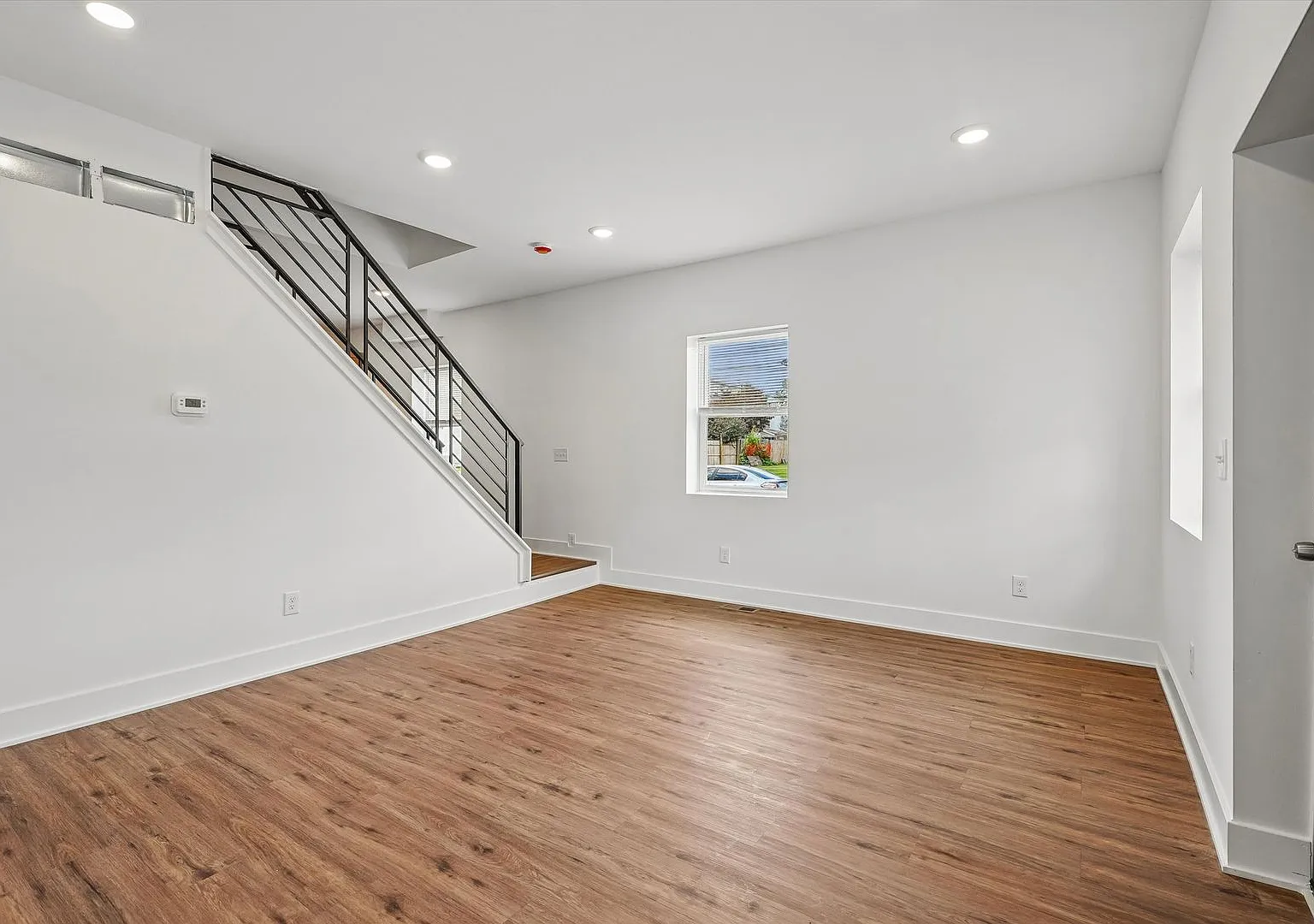 Home for Rent in the Heart of Bridgeport | 4 Bedrooms | 1.5 Bathrooms | Recently Renovated — Photo 2