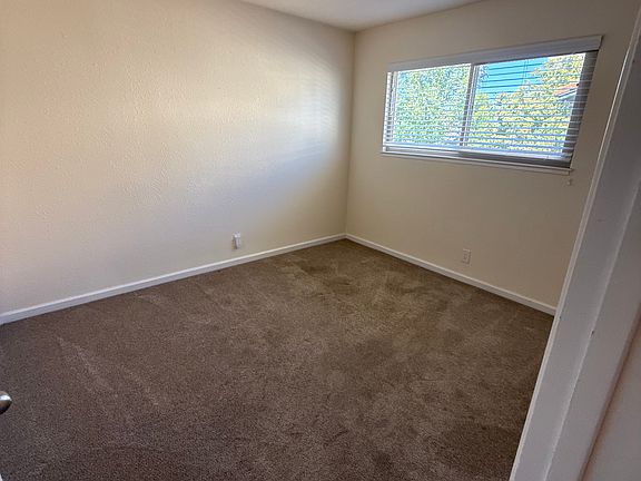 5th image of 1074 Marina Dr
