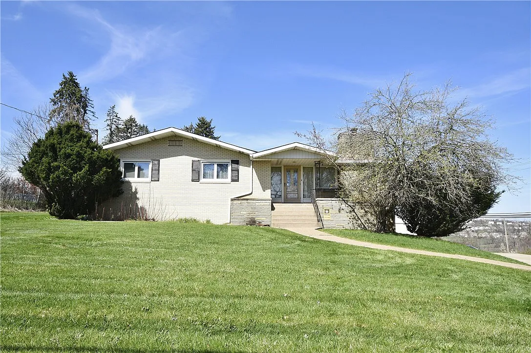 3432 Washington Pike photo 1
