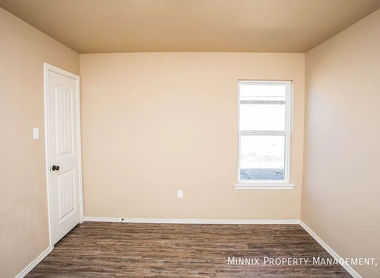 2508 N Avenue P — Photo 8