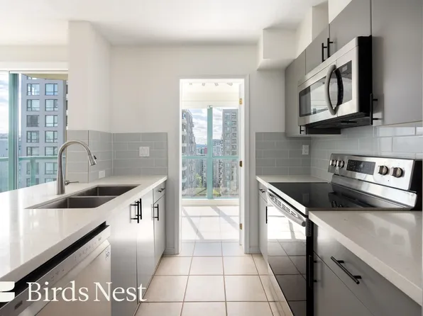 939 Homer St #2604, Vancouver, BC V6B 2W6