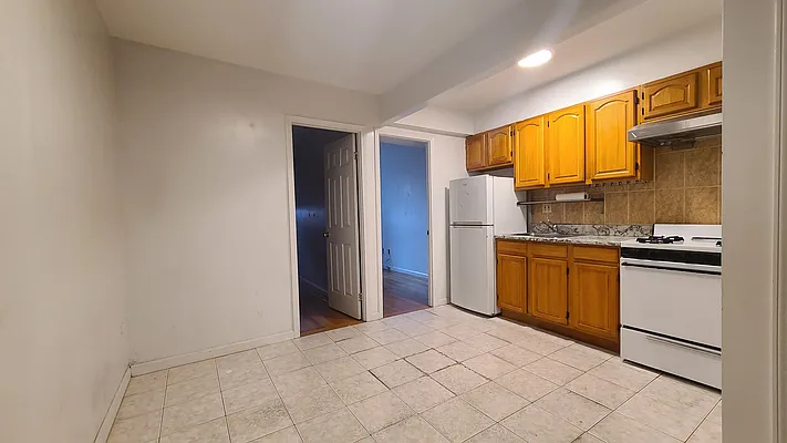 Rented by Matthew Gros-Werter, LREB  | media 12