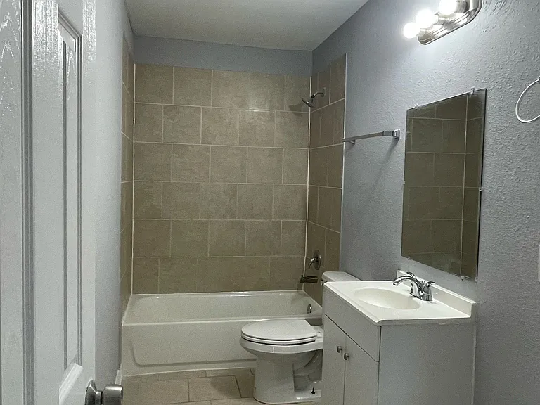 3821 Wipprecht St #A — Photo 5
